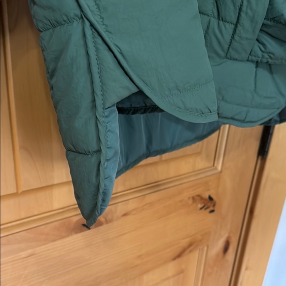 Green Quilted Pullover - Picture 5 of 6